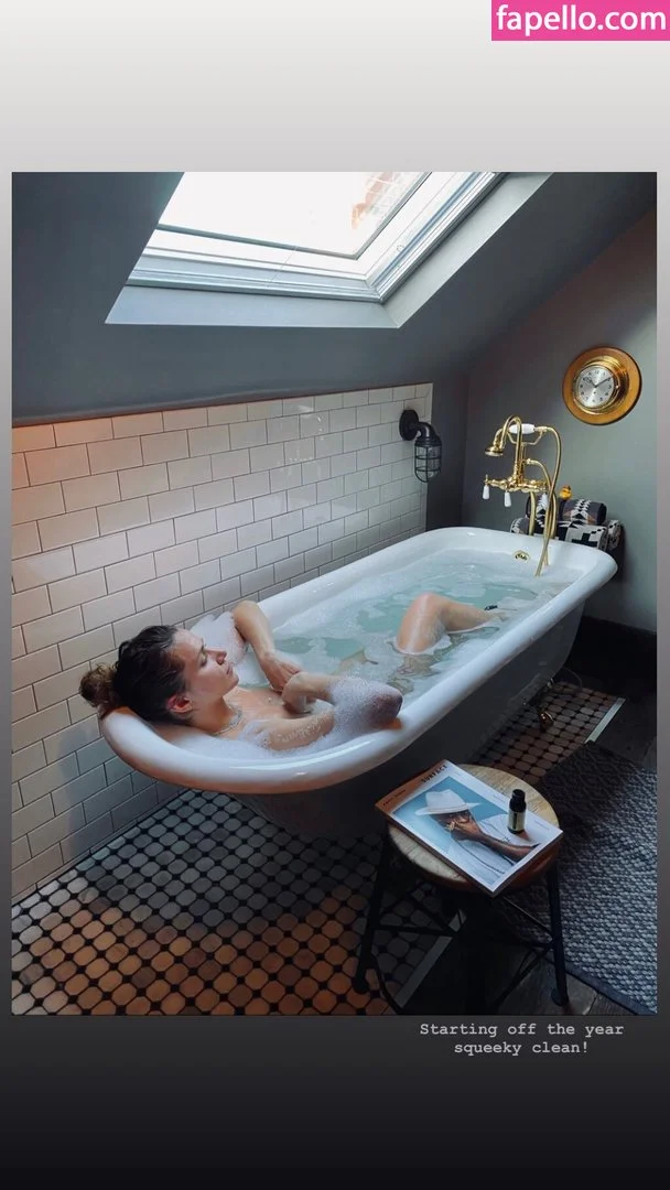 Shantel VanSanten / therealshantel Onlyfans Photo Gallery 