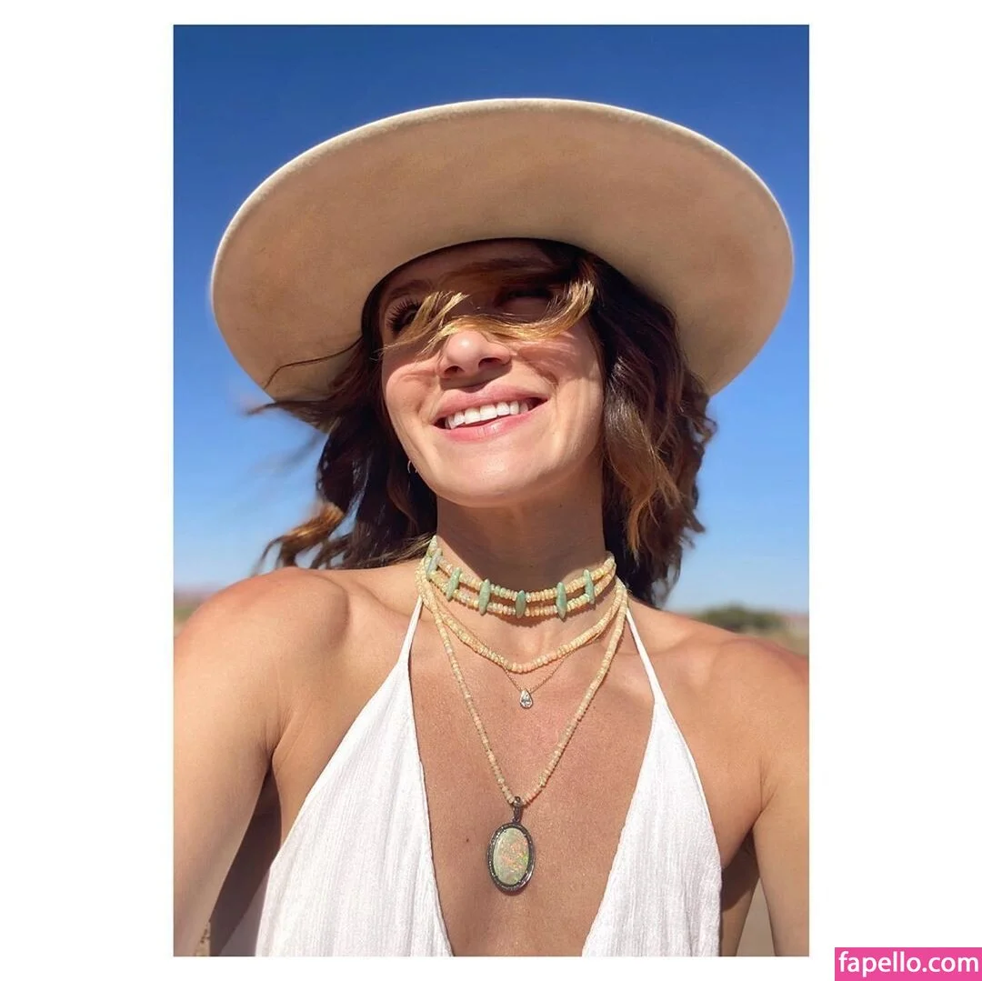 Shantel VanSanten / therealshantel Onlyfans Photo Gallery 