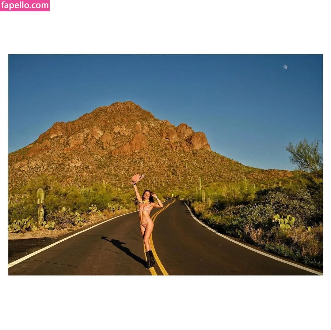 Shantel VanSanten / therealshantel Onlyfans Photo Gallery 