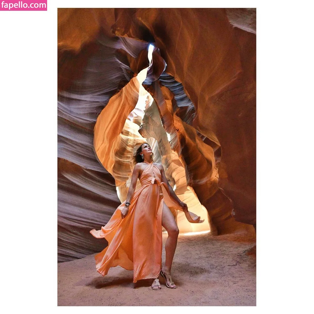 Shantel VanSanten / therealshantel Onlyfans Photo Gallery 