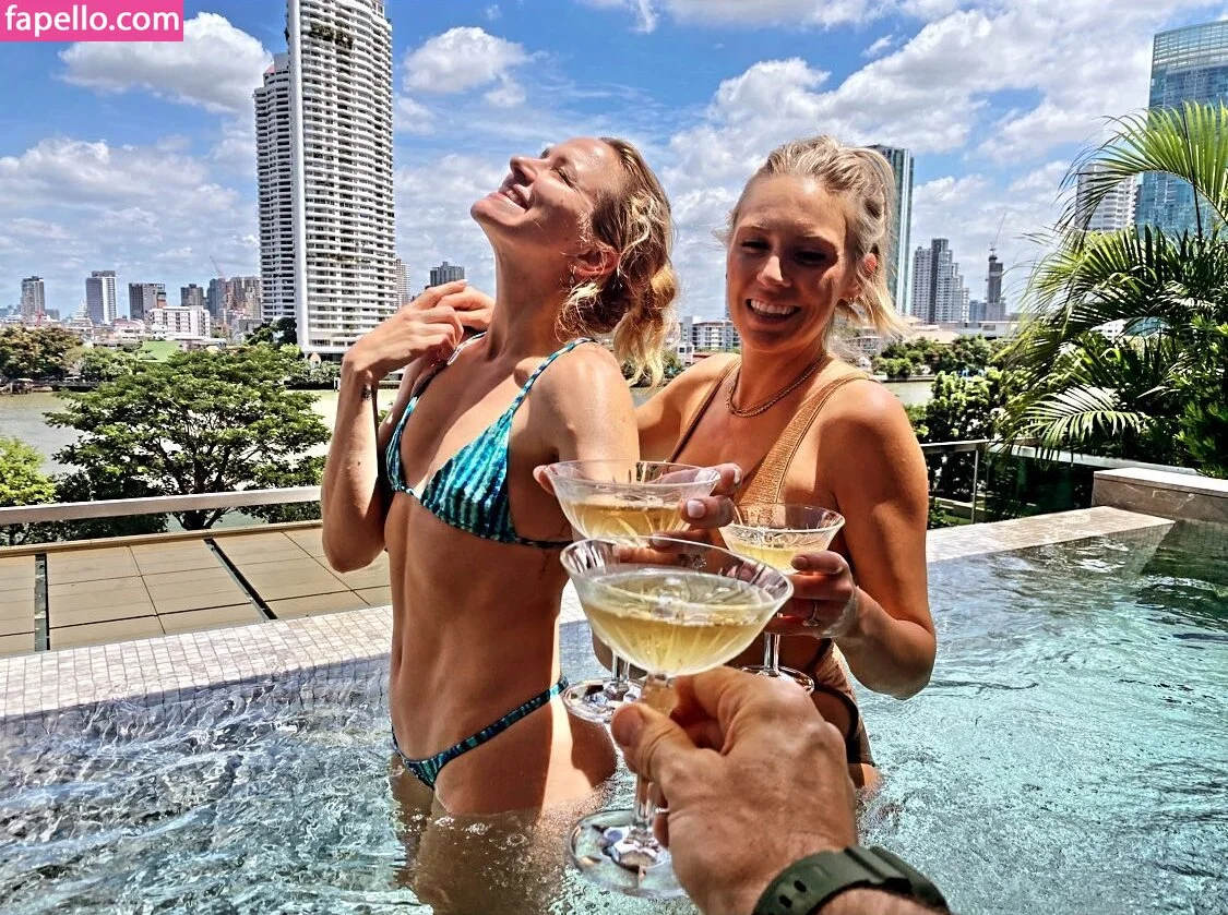 Shantel VanSanten / therealshantel Onlyfans Photo Gallery 