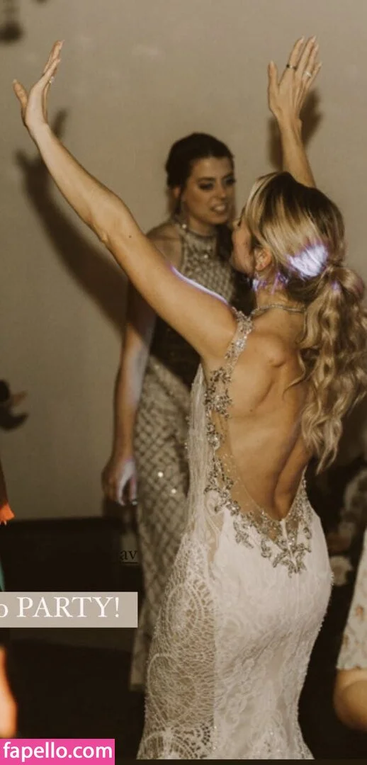 Shantel VanSanten / therealshantel Onlyfans Photo Gallery 