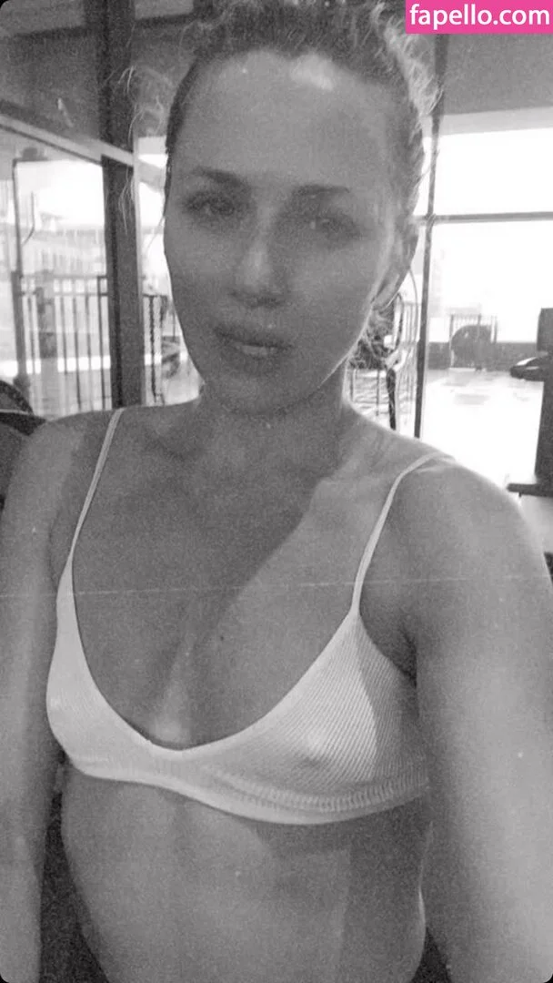 Shantel VanSanten / therealshantel Onlyfans Photo Gallery 