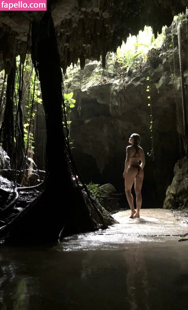 Shantel VanSanten / therealshantel Onlyfans Photo Gallery 