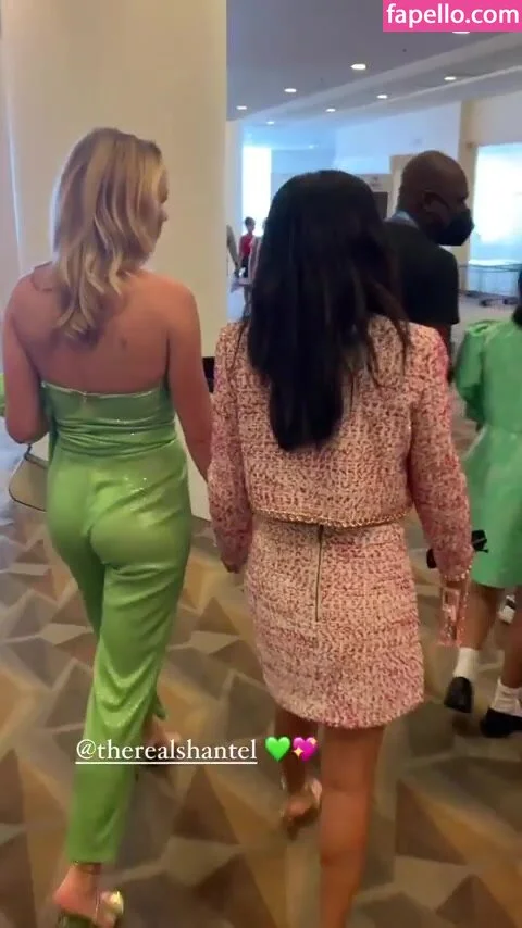 Shantel VanSanten / therealshantel Onlyfans Photo Gallery 