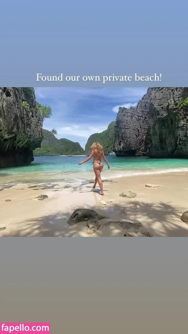 Shantel VanSanten / therealshantel Onlyfans Photo Gallery 