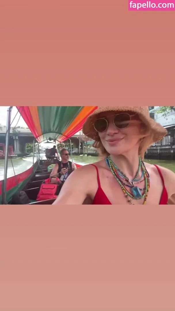 Shantel VanSanten / therealshantel Onlyfans Photo Gallery 