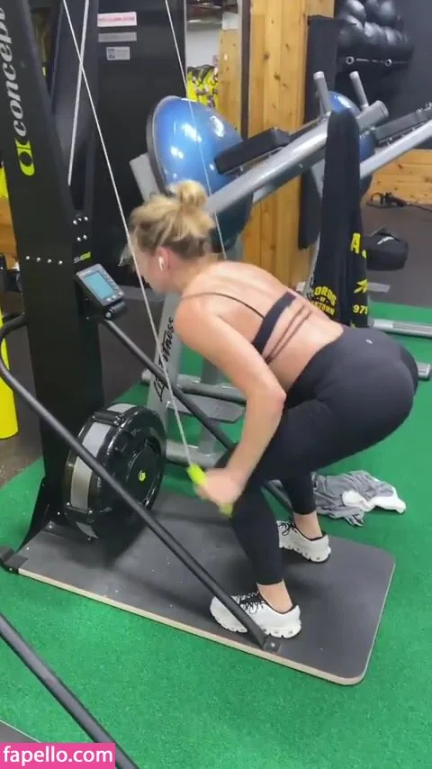 Shantel VanSanten / therealshantel Onlyfans Photo Gallery 