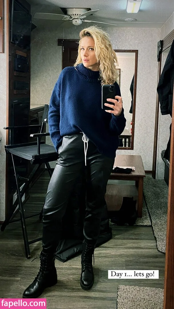 Shantel VanSanten / therealshantel Onlyfans Photo Gallery 