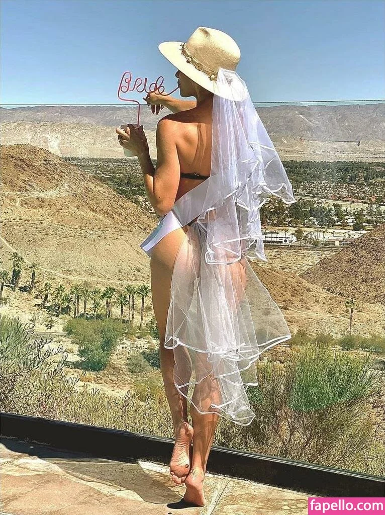 Shantel VanSanten / therealshantel Onlyfans Photo Gallery 