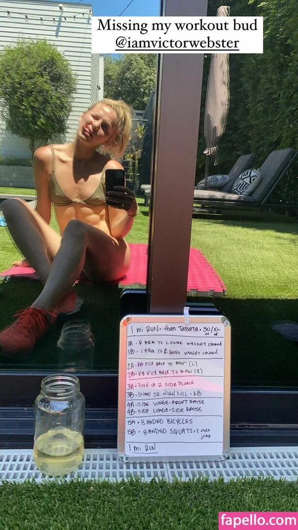 Shantel VanSanten / therealshantel Onlyfans Photo Gallery 