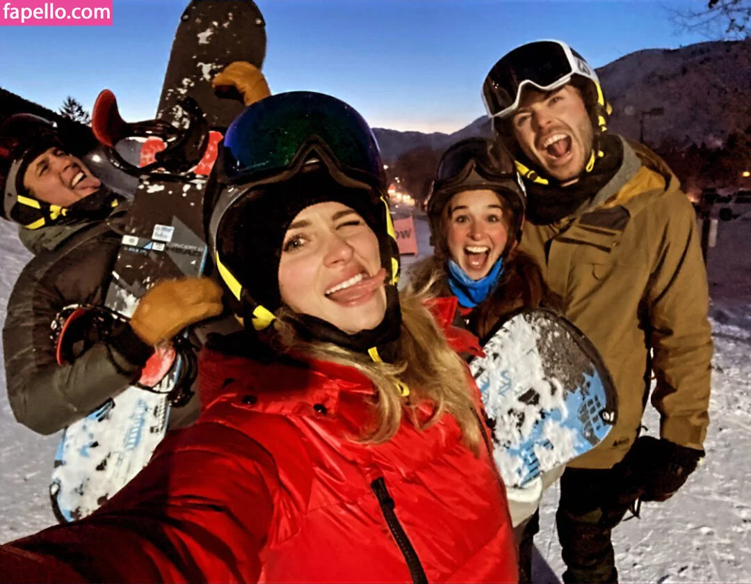 Shantel VanSanten / therealshantel Onlyfans Photo Gallery 