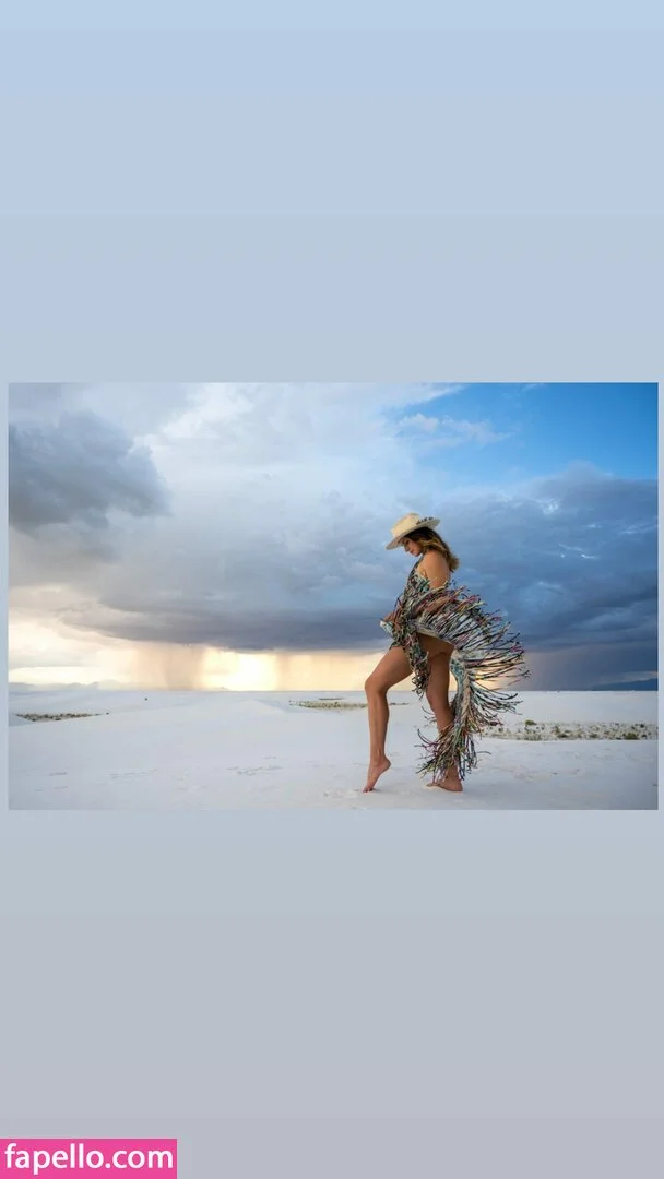 Shantel VanSanten / therealshantel Onlyfans Photo Gallery 