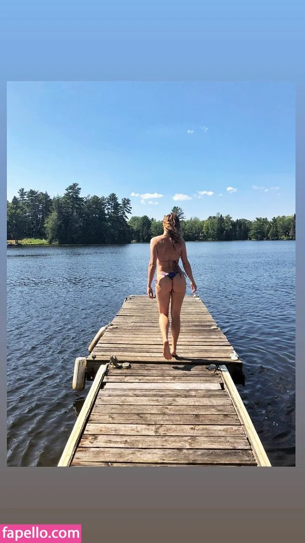 Shantel VanSanten / therealshantel Onlyfans Photo Gallery 