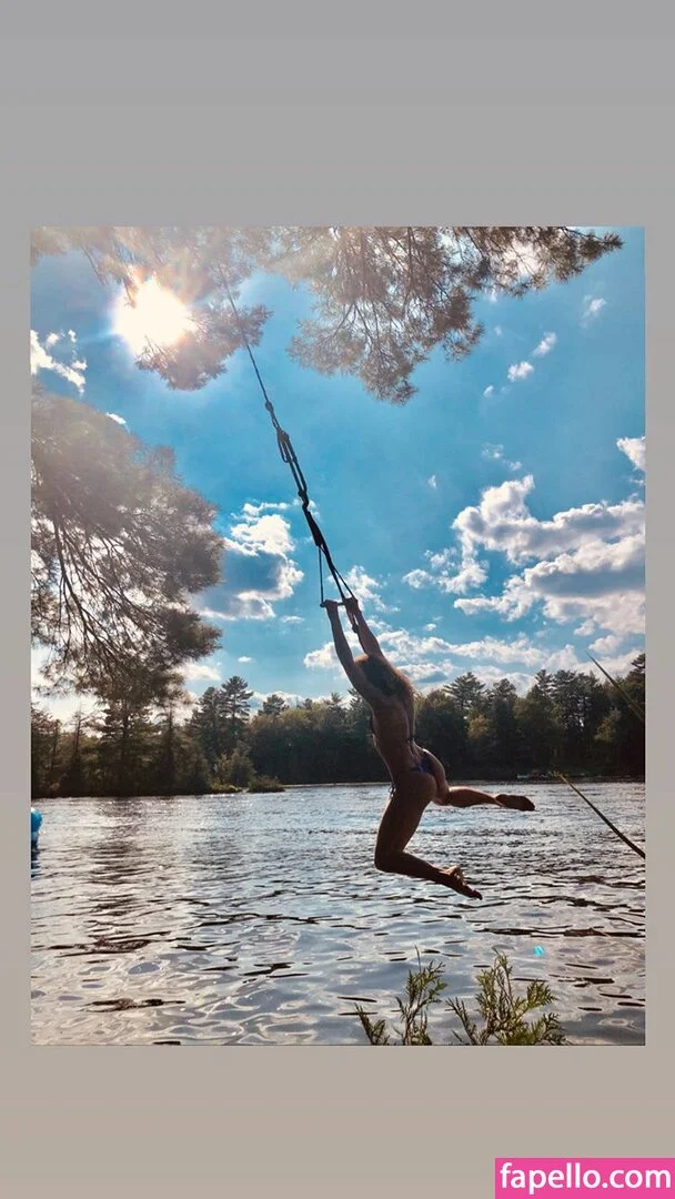 Shantel VanSanten / therealshantel Onlyfans Photo Gallery 