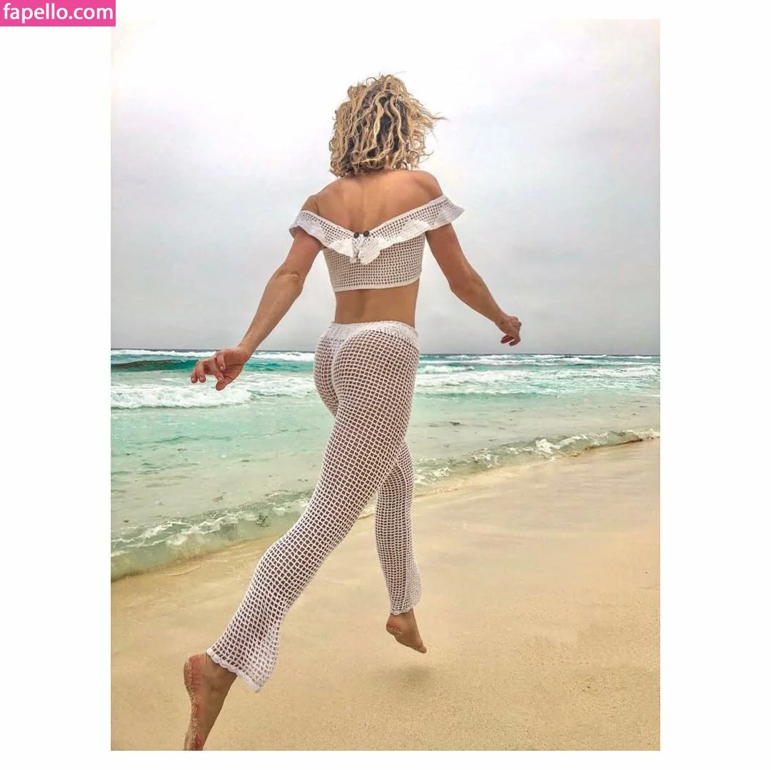 Shantel VanSanten / therealshantel Onlyfans Photo Gallery 