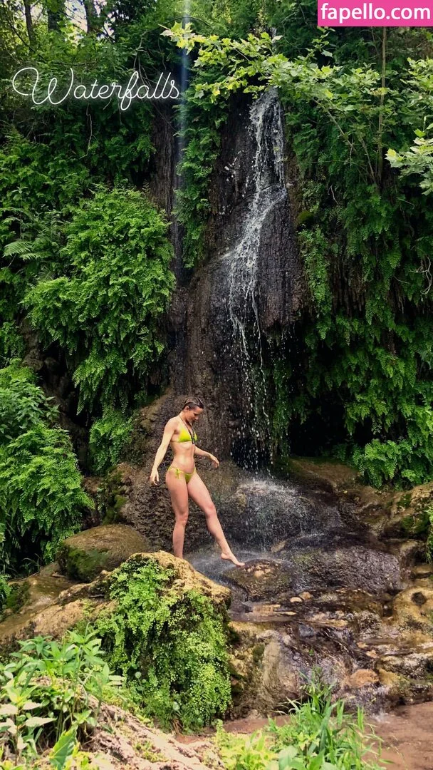 Shantel VanSanten / therealshantel Onlyfans Photo Gallery 