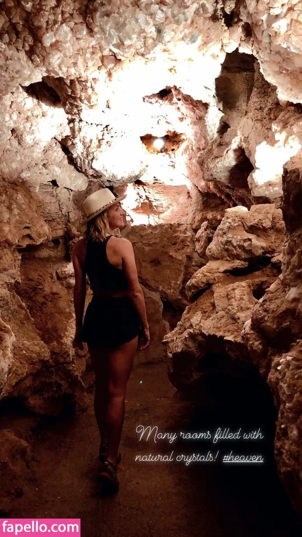 Shantel VanSanten / therealshantel Onlyfans Photo Gallery 