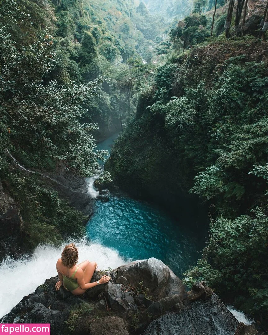 Shantel VanSanten / therealshantel Onlyfans Photo Gallery 