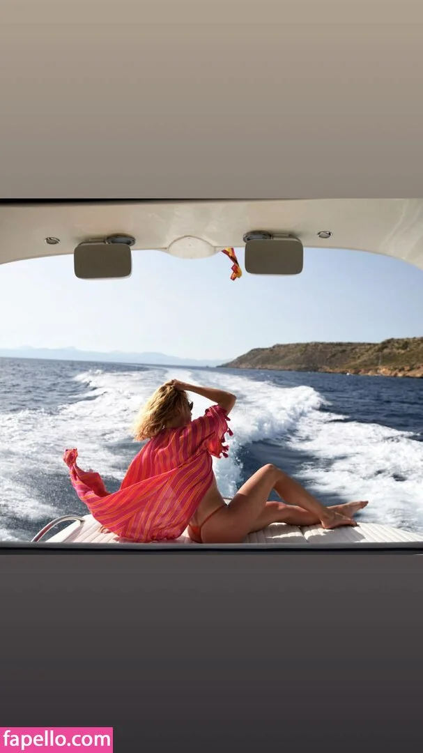 Shantel VanSanten / therealshantel Onlyfans Photo Gallery 