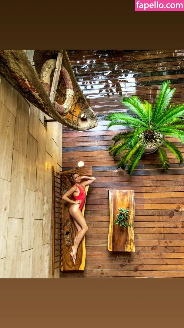 Shantel VanSanten / therealshantel Onlyfans Photo Gallery 