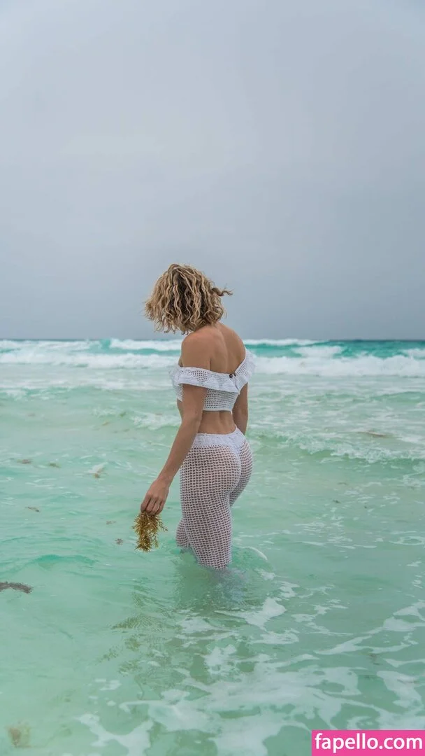 Shantel VanSanten / therealshantel Onlyfans Photo Gallery 