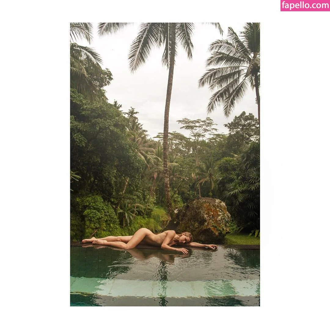 Shantel VanSanten / therealshantel Onlyfans Photo Gallery 