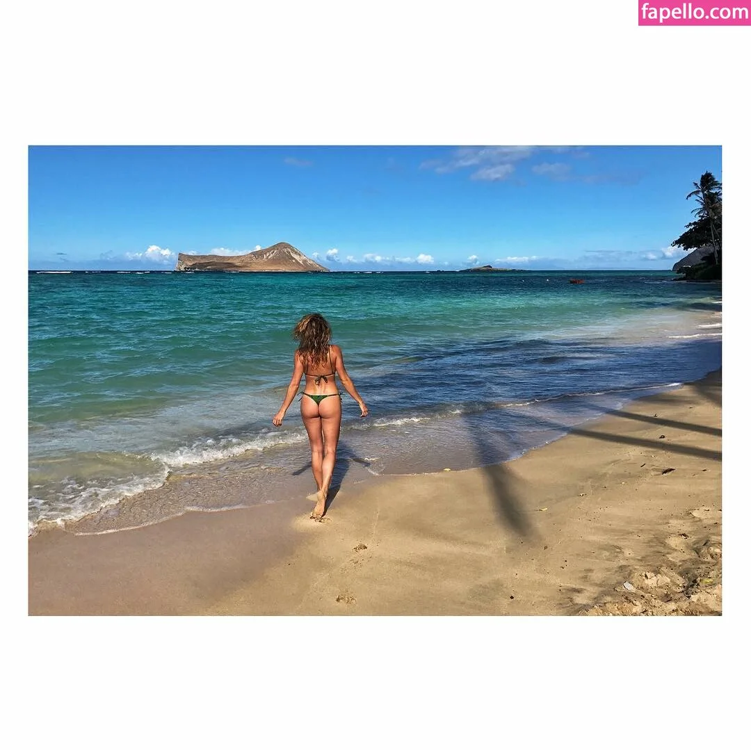 Shantel VanSanten / therealshantel Onlyfans Photo Gallery 