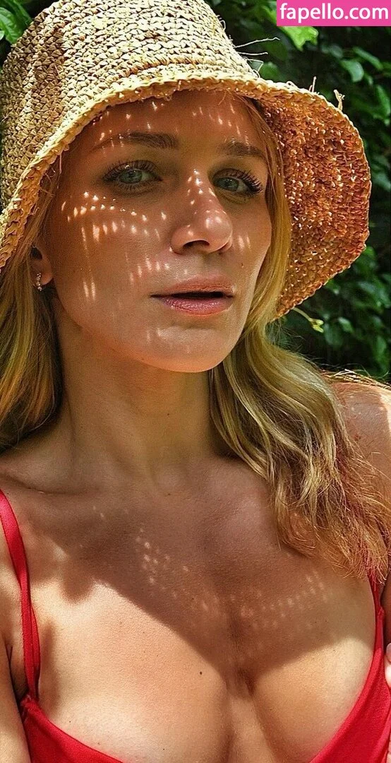 Shantel VanSanten / therealshantel Onlyfans Photo Gallery 