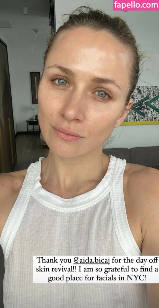 Shantel VanSanten / therealshantel Onlyfans Photo Gallery 