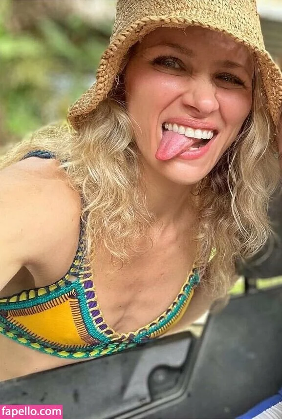 Shantel VanSanten / therealshantel Onlyfans Photo Gallery 