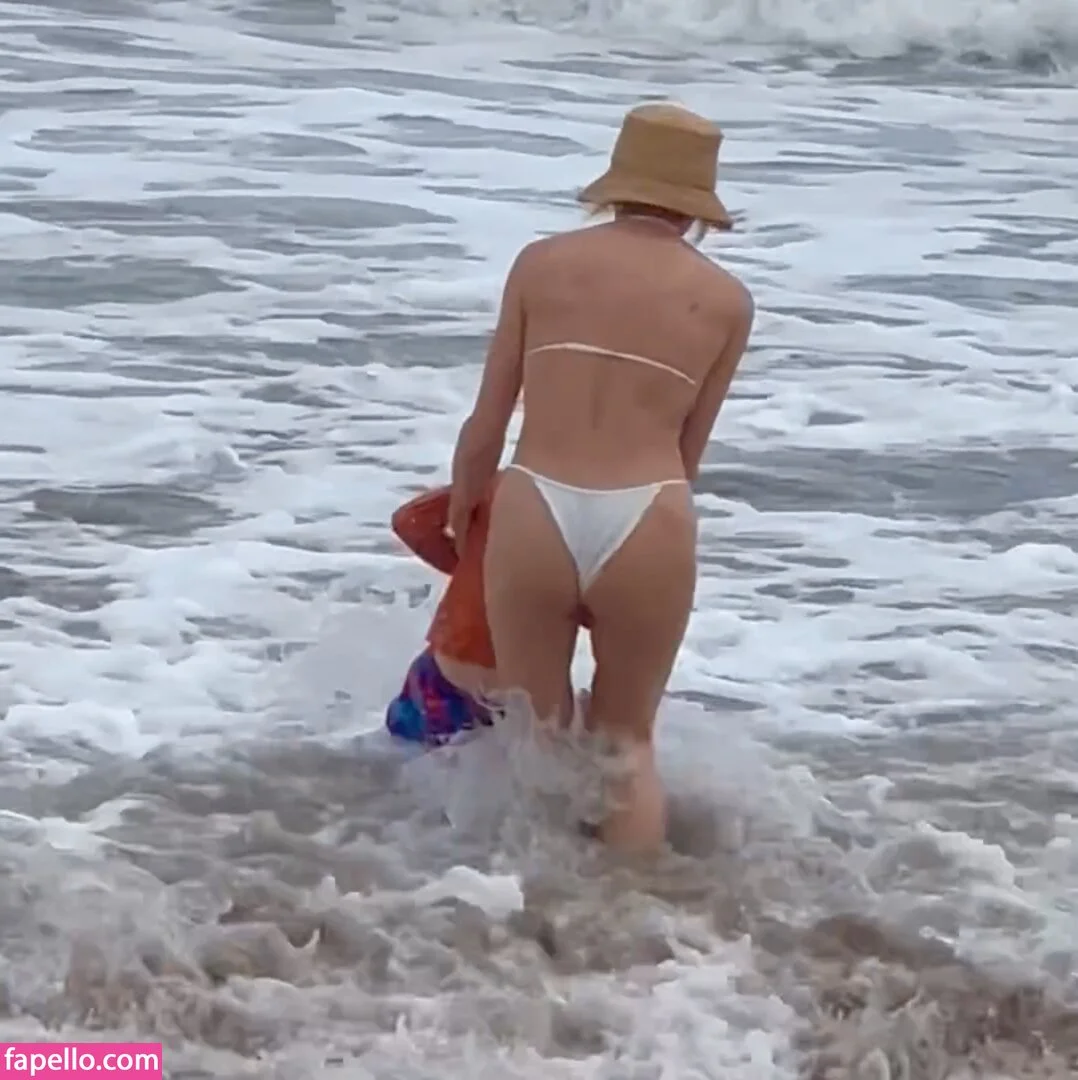 Shantel VanSanten / therealshantel Onlyfans Photo Gallery 