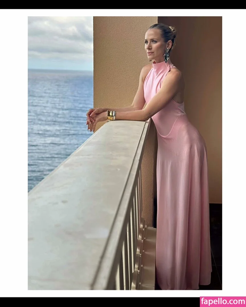 Shantel VanSanten / therealshantel Onlyfans Photo Gallery 