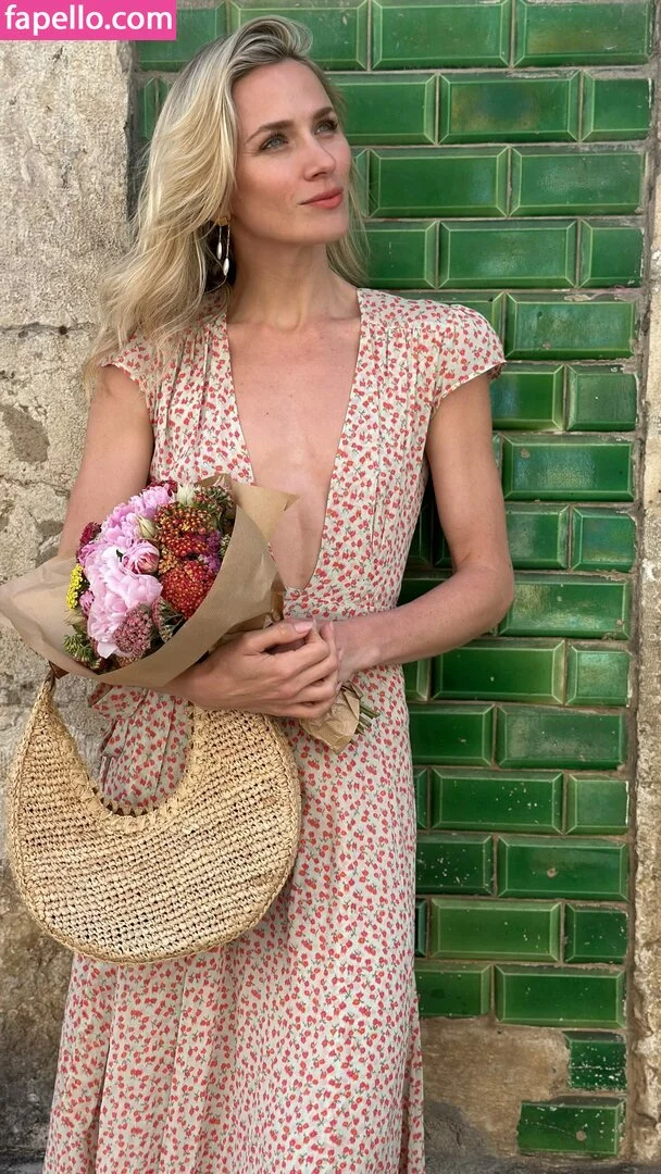 Shantel VanSanten / therealshantel Onlyfans Photo Gallery 