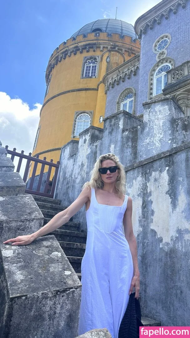 Shantel VanSanten / therealshantel Onlyfans Photo Gallery 