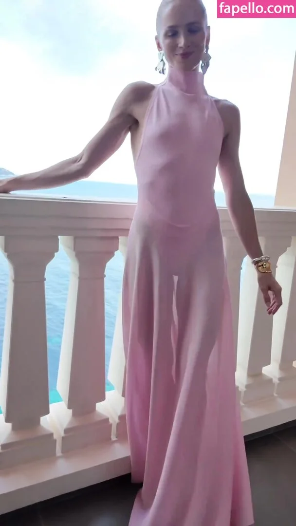 Shantel VanSanten / therealshantel Onlyfans Photo Gallery 