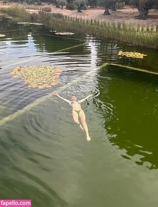 Shantel VanSanten / therealshantel Onlyfans Photo Gallery 