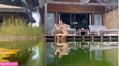 Shantel VanSanten / therealshantel Onlyfans Photo Gallery 