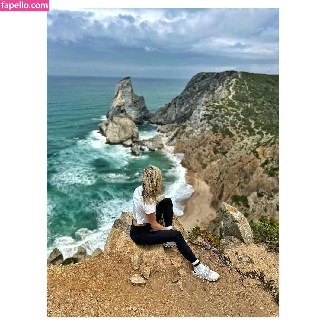 Shantel VanSanten / therealshantel Onlyfans Photo Gallery 