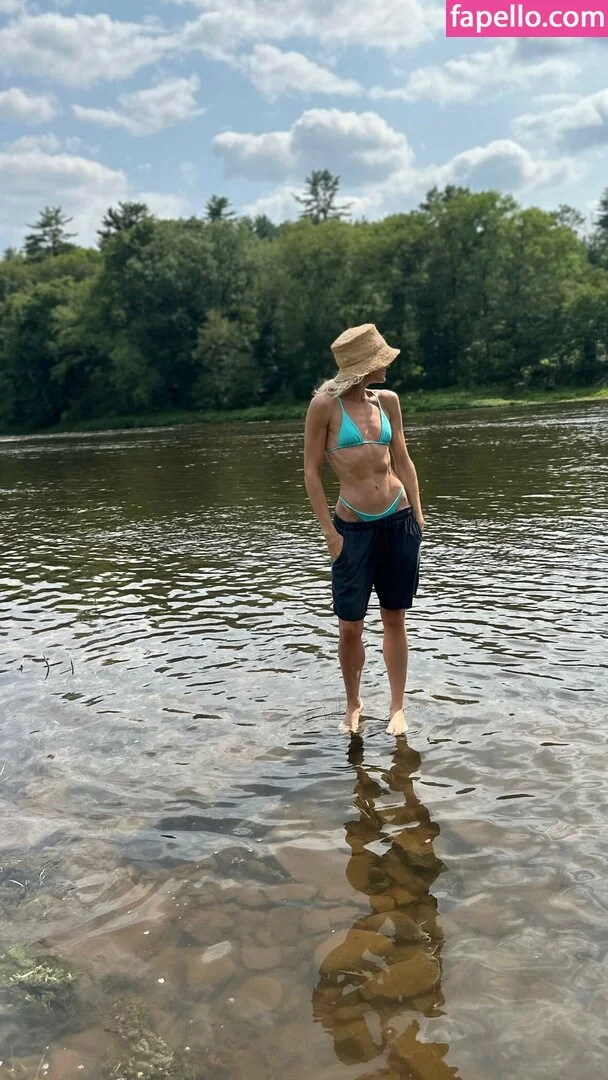 Shantel VanSanten / therealshantel Onlyfans Photo Gallery 