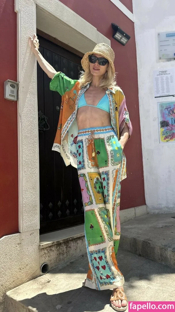 Shantel VanSanten / therealshantel Onlyfans Photo Gallery 