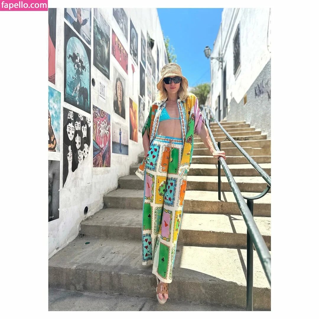 Shantel VanSanten / therealshantel Onlyfans Photo Gallery 