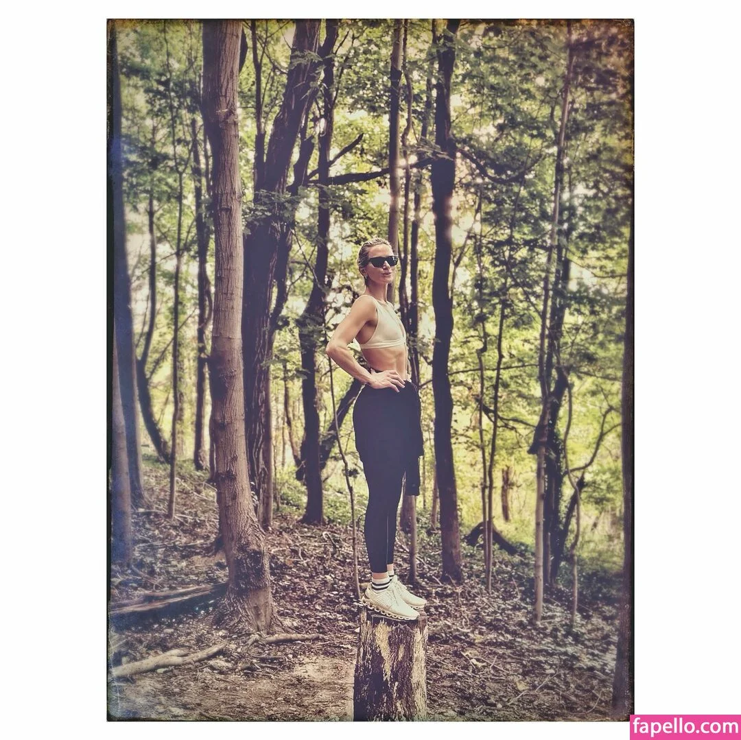 Shantel VanSanten / therealshantel Onlyfans Photo Gallery 