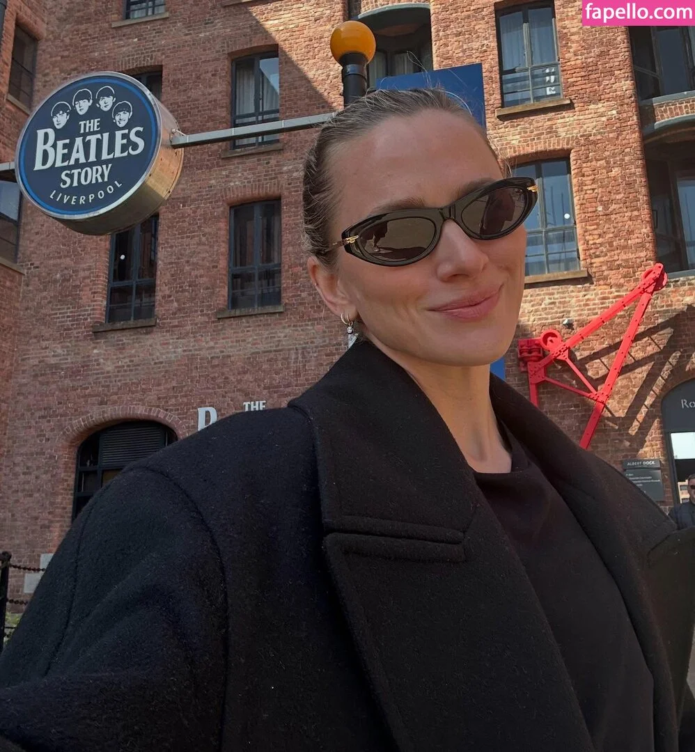 Shantel VanSanten / therealshantel Onlyfans Photo Gallery 