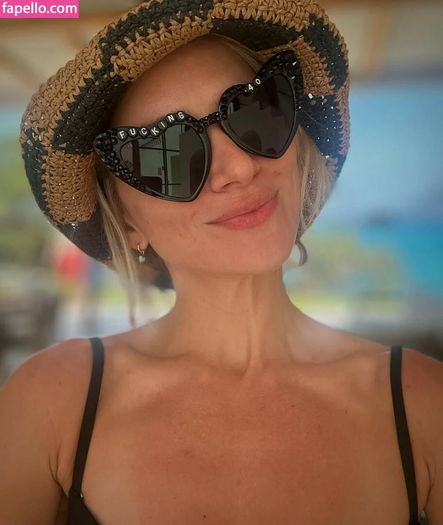 Shantel VanSanten / therealshantel Onlyfans Photo Gallery 