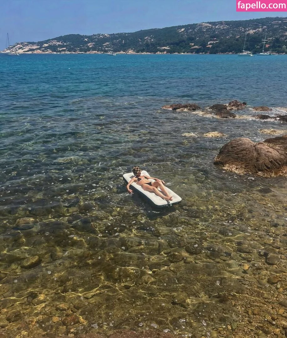 Shantel VanSanten / therealshantel Onlyfans Photo Gallery 