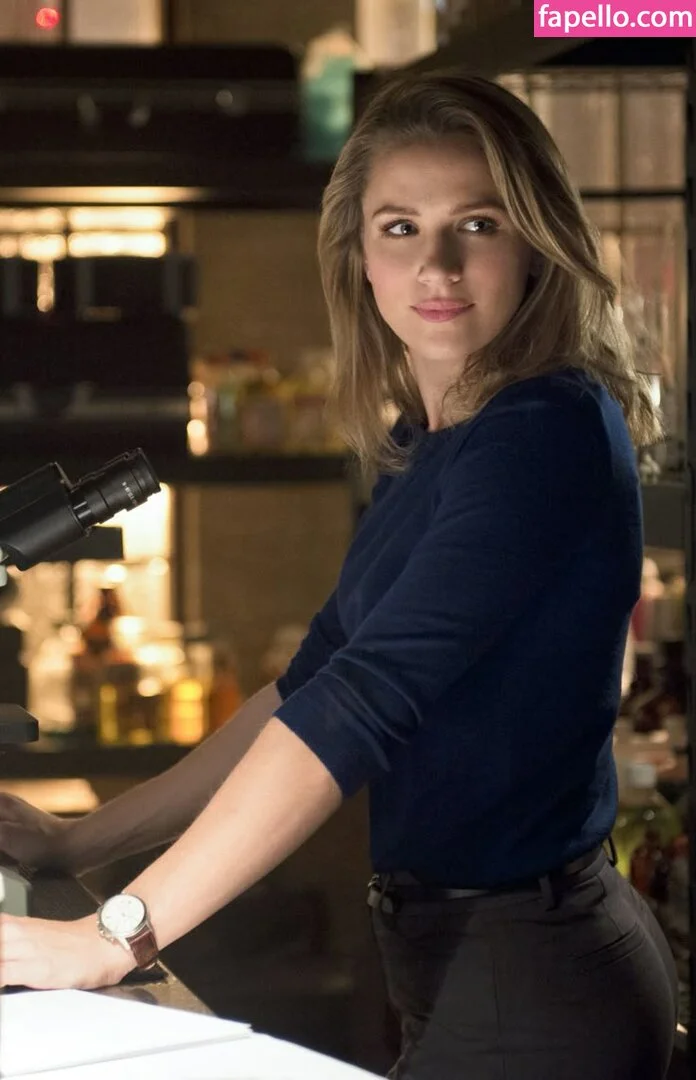 Shantel VanSanten / therealshantel Onlyfans Photo Gallery 