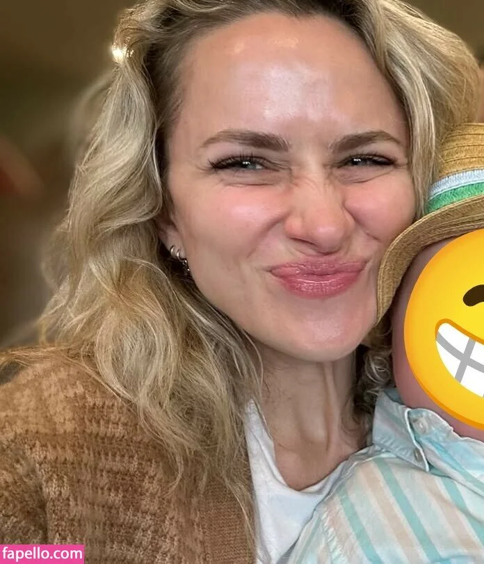 Shantel VanSanten / therealshantel Onlyfans Photo Gallery 