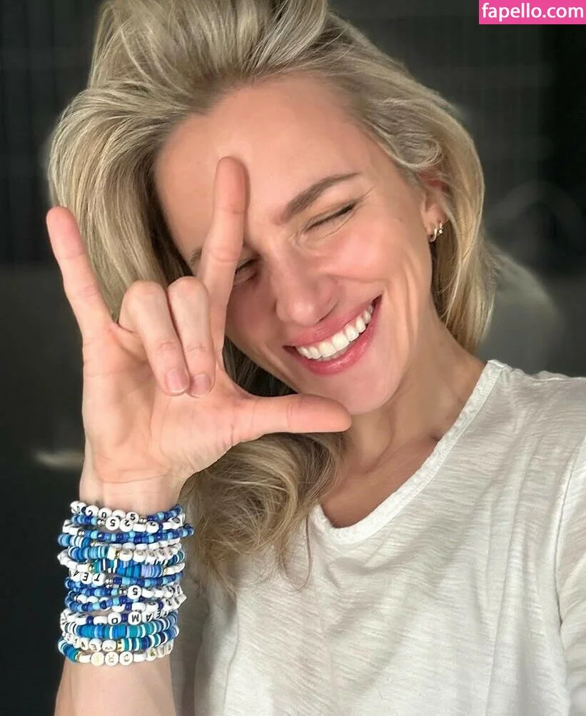 Shantel VanSanten / therealshantel Onlyfans Photo Gallery 