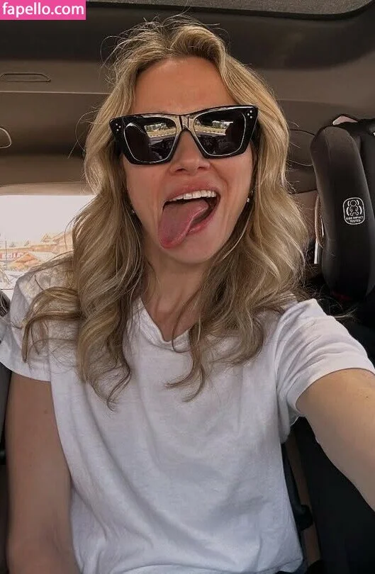 Shantel VanSanten / therealshantel Onlyfans Photo Gallery 